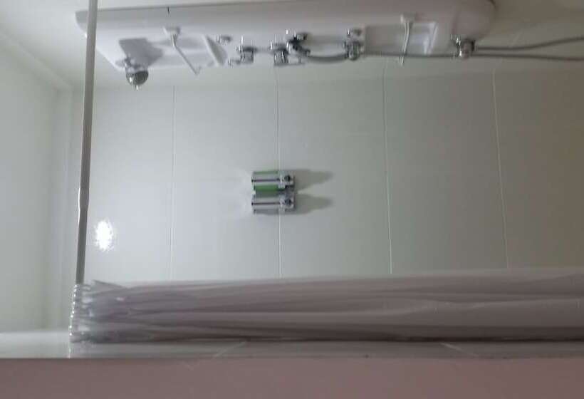 酒店 Hostal Lleras Calle 8