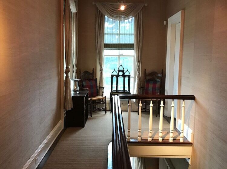 בית מלון כפרי Jedediah Hawkins Inn