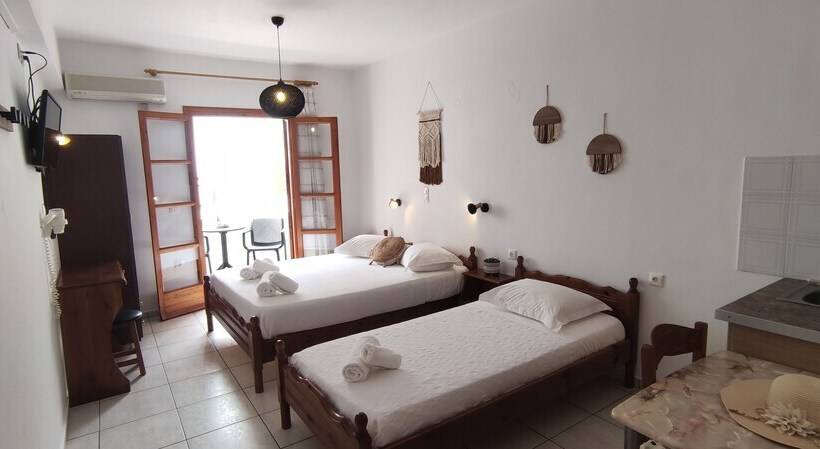 בית מלון כפרי Kapetanos Rooms