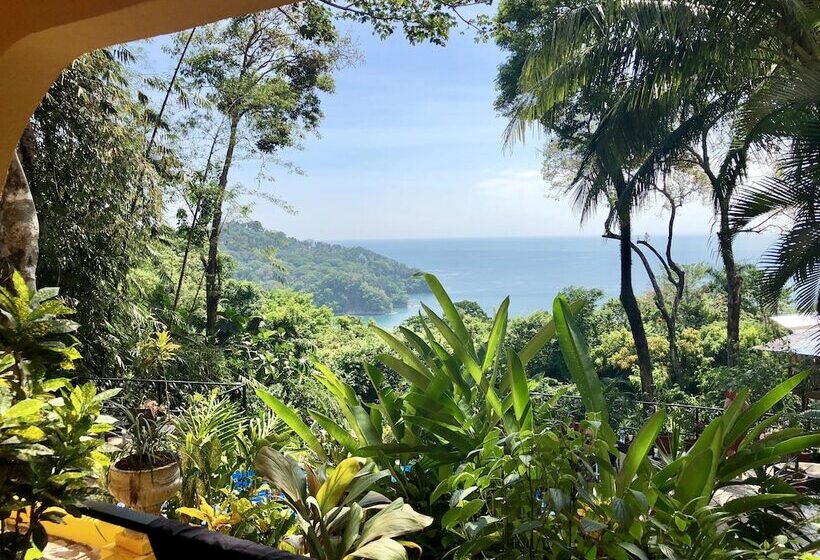 هتل Mango Moon Villa