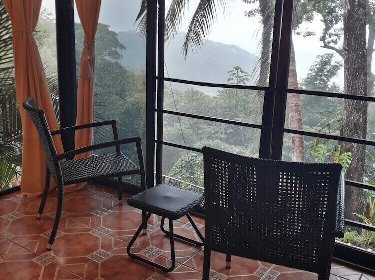 هتل Mango Moon Villa