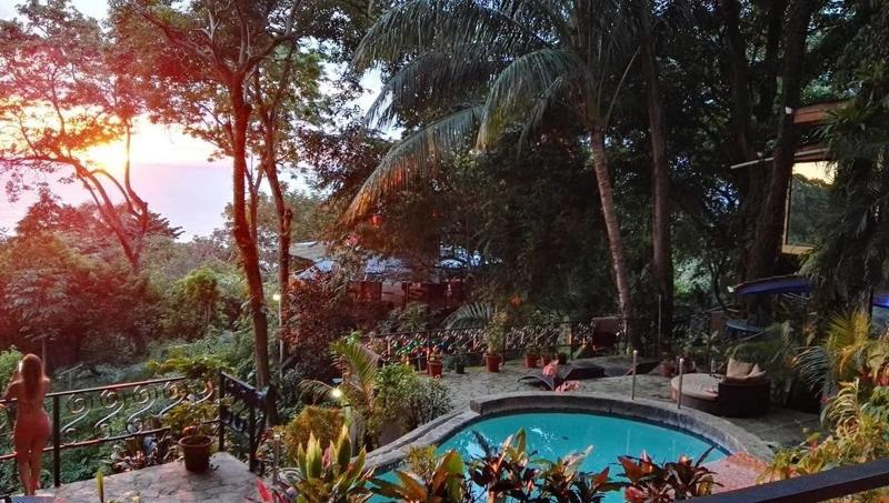 هتل Mango Moon Villa