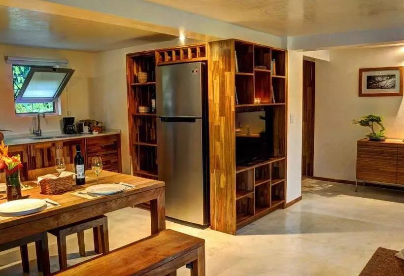 Hotelli Moana Surf Resort