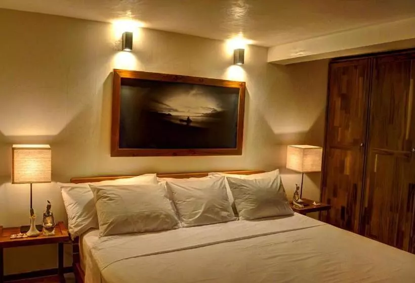 Hotelli Moana Surf Resort