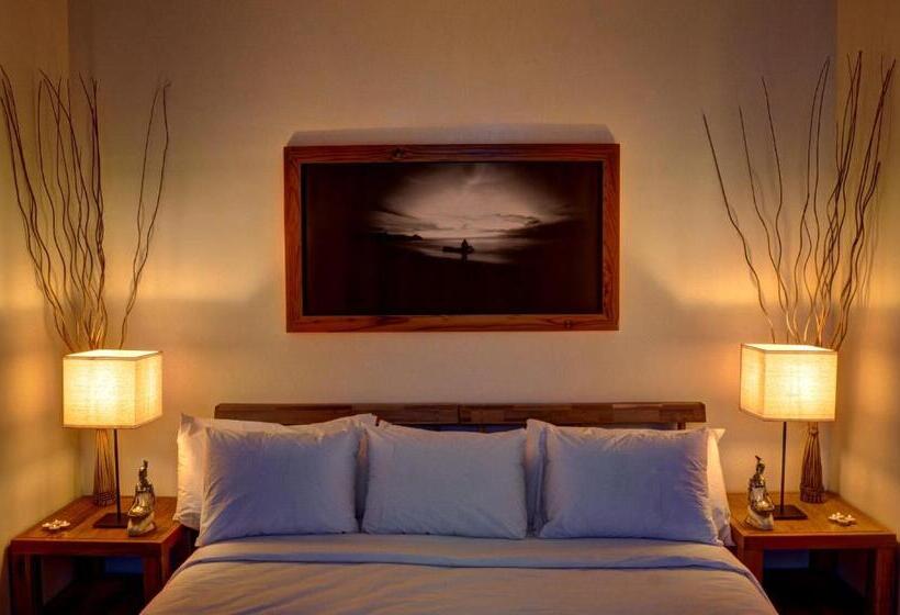 هتل Moana Surf Resort