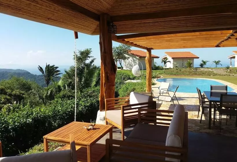 Hotelli Peace & Lodge