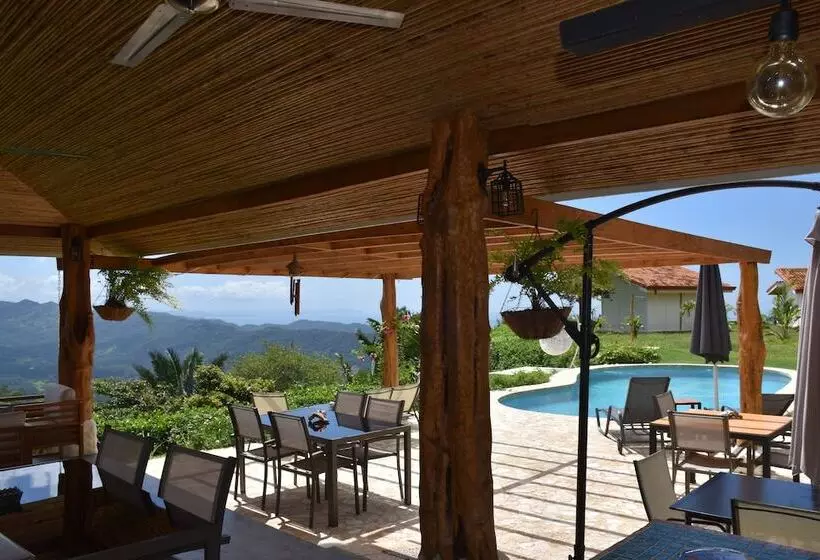 Hotelli Peace & Lodge