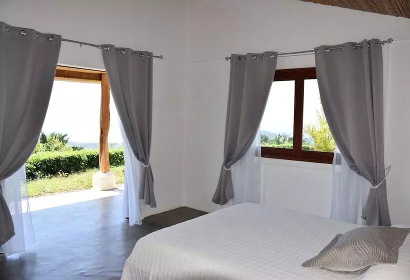 Hotelli Peace & Lodge