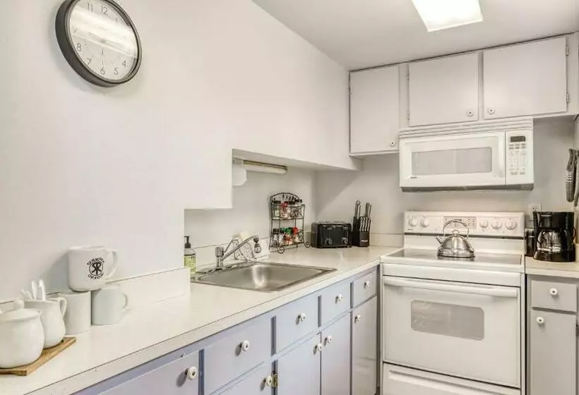 هتل Powder Village G 1 | Discover Sunriver