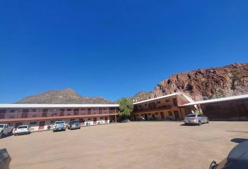 ホテル Rode Inn Of Clifton