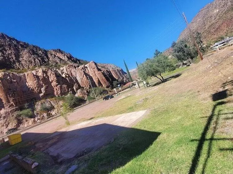 ホテル Rode Inn Of Clifton
