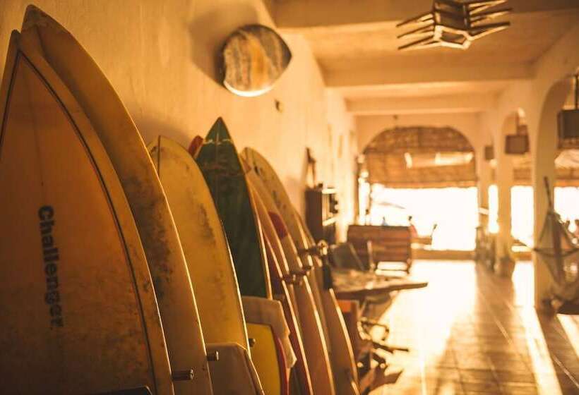 هتل Simple Backpackers Hostel