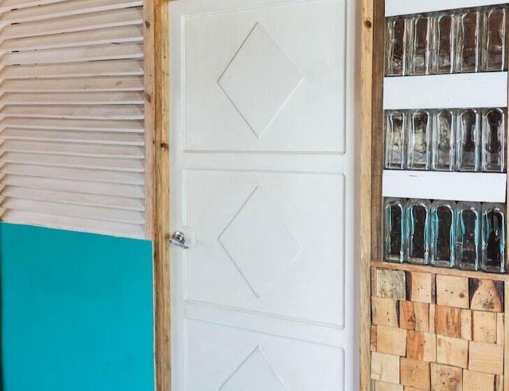 هتل Simple Backpackers Hostel