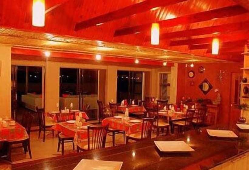 בית מלון כפרי The Wacky Bush Lodge