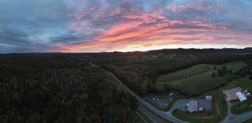 Отель Village Inn