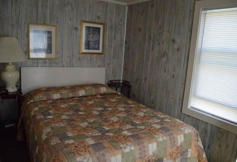 Kennebunk Gallery Motel And Cottages