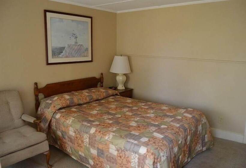 Kennebunk Gallery Motel And Cottages