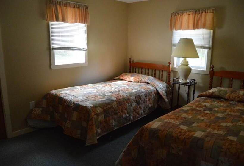 Kennebunk Gallery Motel And Cottages