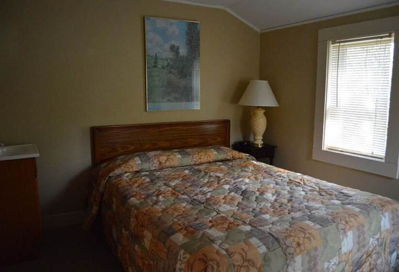 Kennebunk Gallery Motel And Cottages