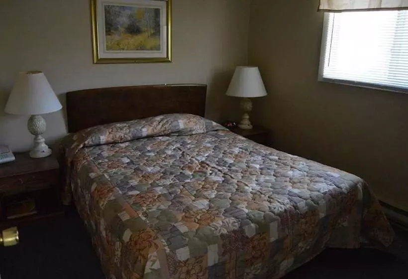 Kennebunk Gallery Motel And Cottages