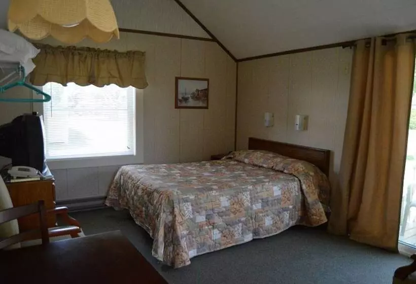 Kennebunk Gallery Motel And Cottages