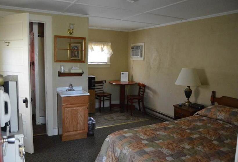 Kennebunk Gallery Motel And Cottages