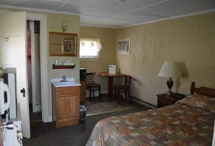 Kennebunk Gallery Motel And Cottages