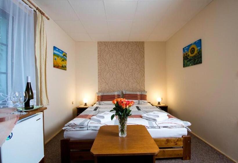 Rodinný Hotel Myslivna