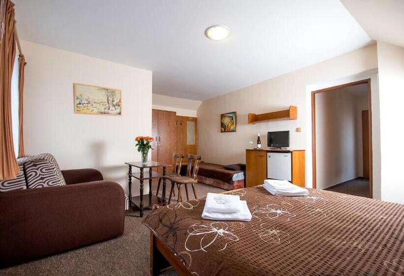 Rodinný Hotel Myslivna