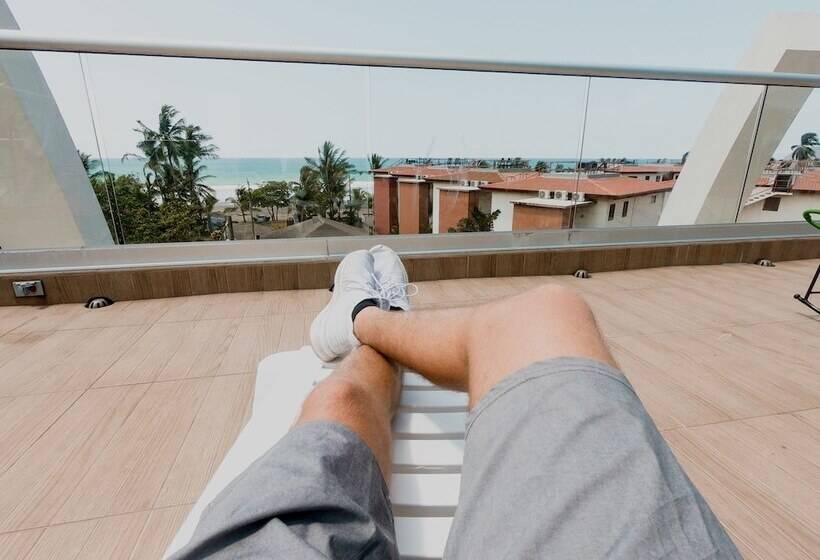 Room2board Hostel And Surf School