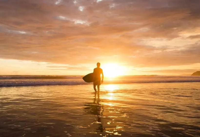 Room2board Hostel And Surf School