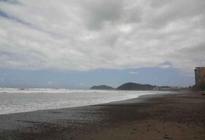 Room2board Hostel And Surf School