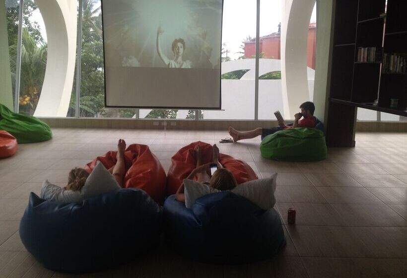 Room2board Hostel And Surf School