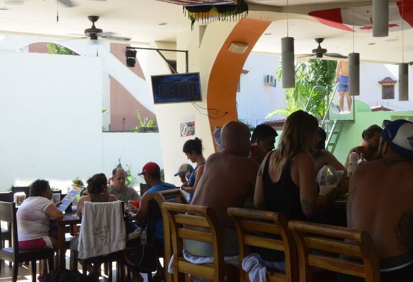 Room2board Hostel And Surf School