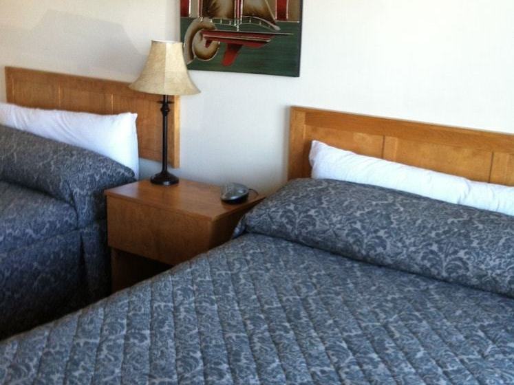 Anchor Motel And Suites