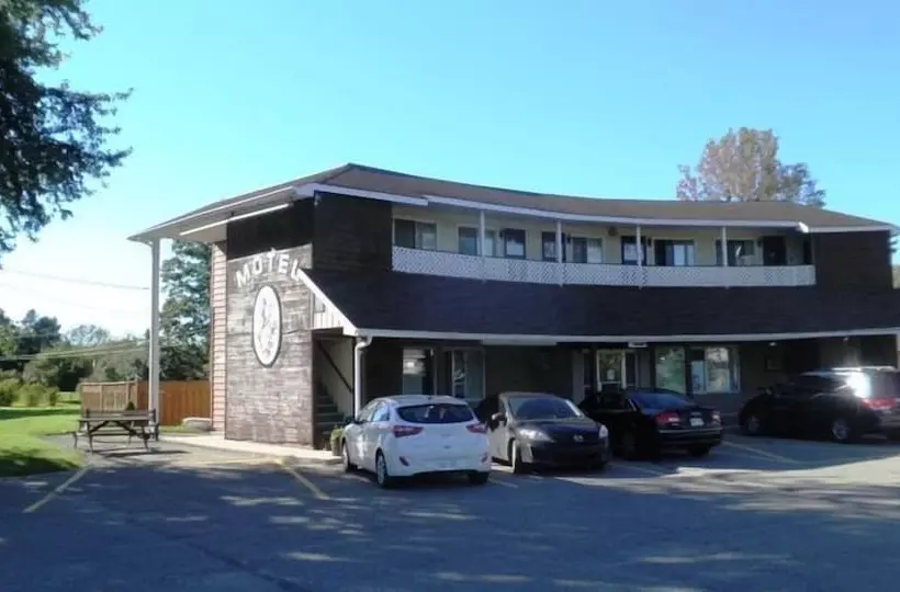 Aquarius Motel