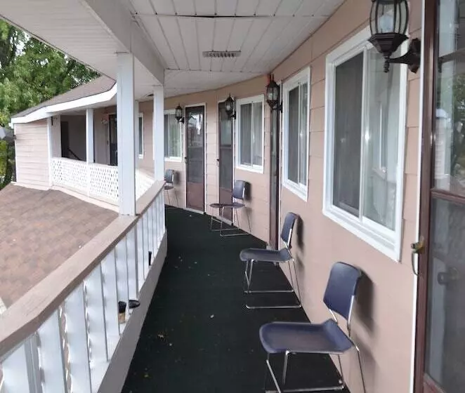 Aquarius Motel