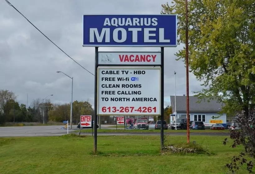 Aquarius Motel