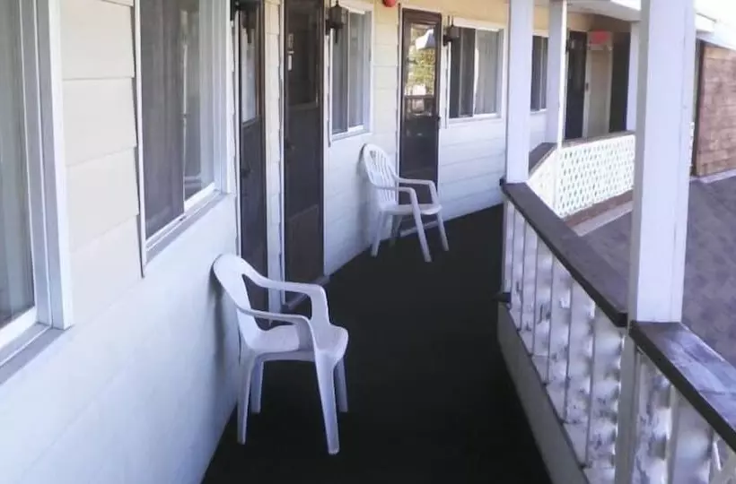 Aquarius Motel