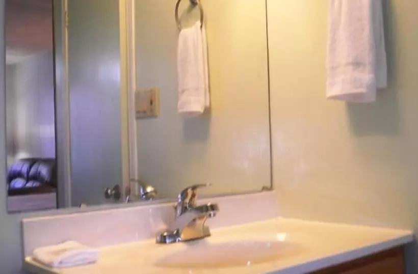 Aquarius Motel