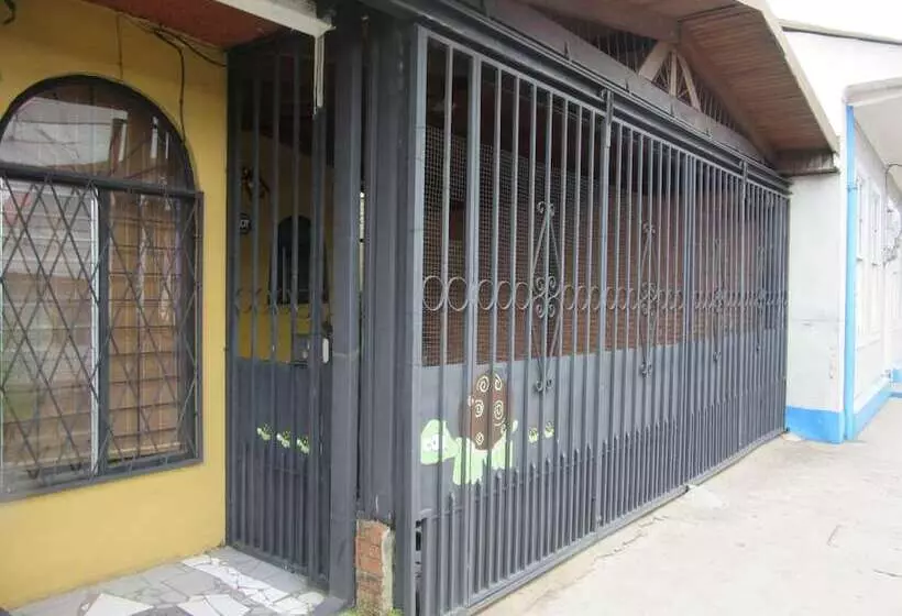 تختخواب و صبحانه Casa Familiar La Tortuga