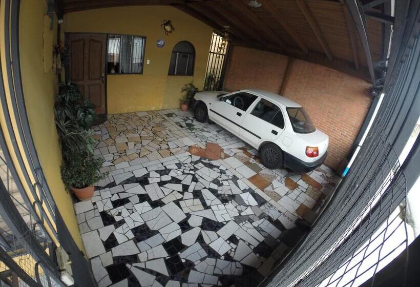 مبيت وإفطار Casa Familiar La Tortuga