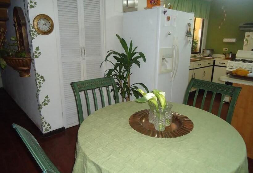 مبيت وإفطار Casa Familiar La Tortuga