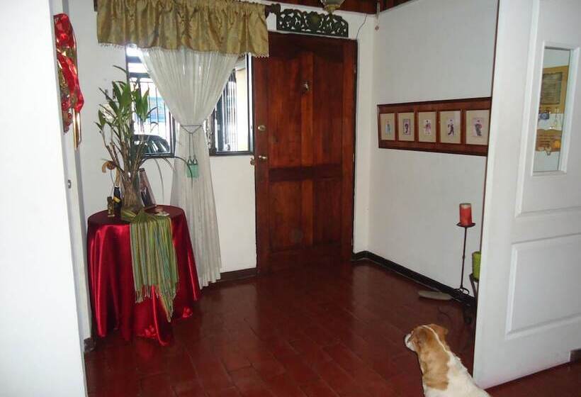 مبيت وإفطار Casa Familiar La Tortuga