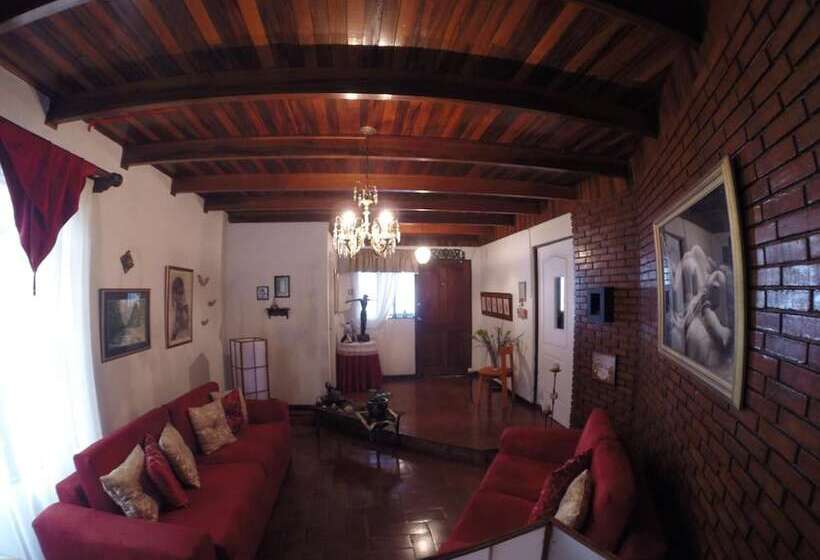 مبيت وإفطار Casa Familiar La Tortuga