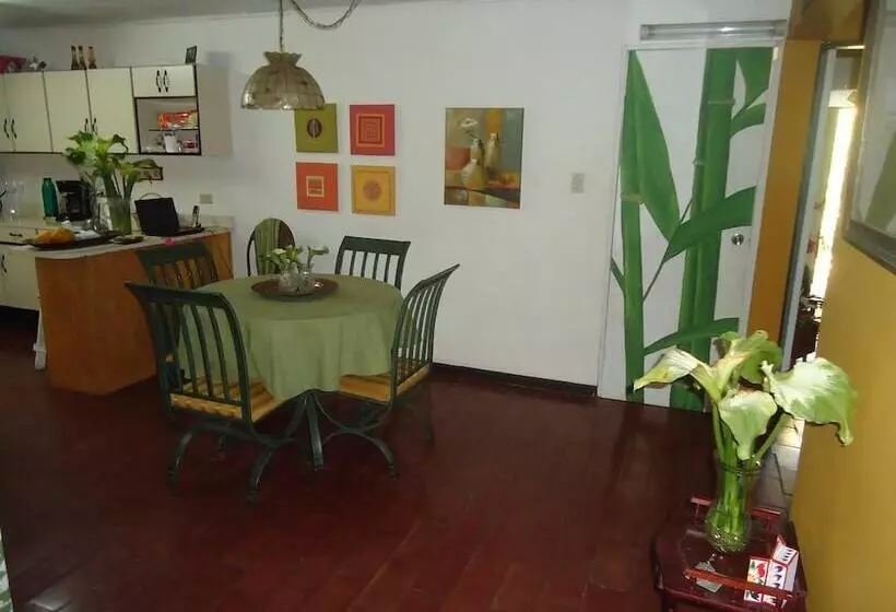 تختخواب و صبحانه Casa Familiar La Tortuga
