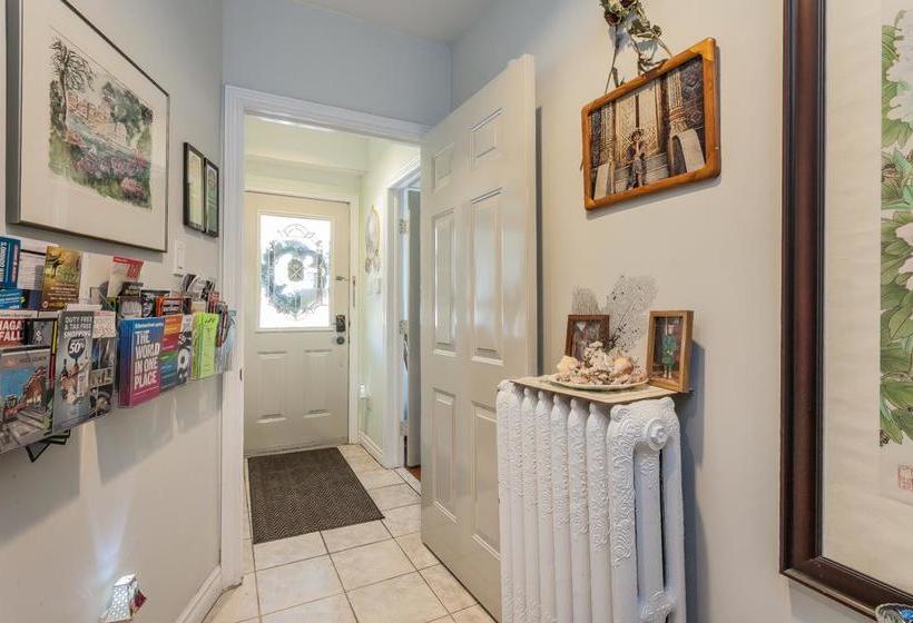 Отель Rose Garden Bed And Breakfast