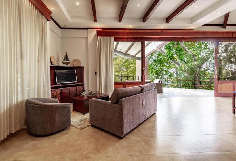 בית מלון כפרי Bosque Del Mar Playa Hermosa