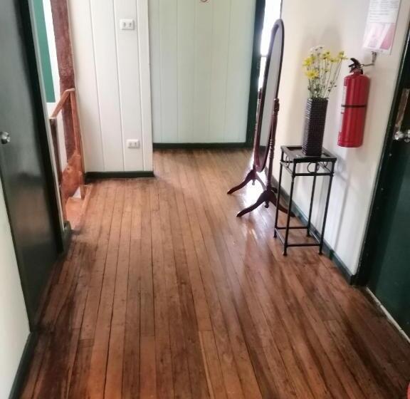 酒店 Casa Leon Guesthouse