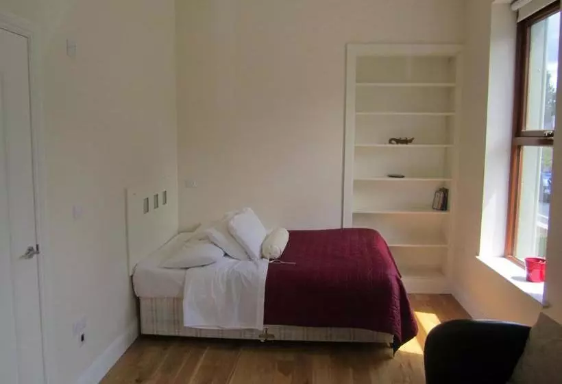 ホテル College View Apartments